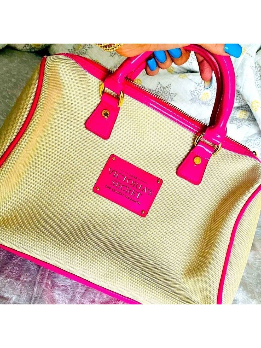 Vintage Victoria secret sexiest on earth bag - Picture 1 of 4